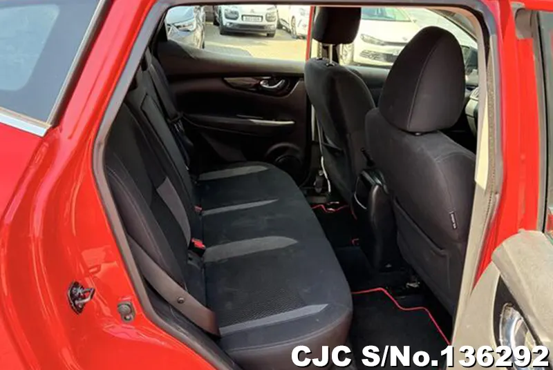Nissan Qashqai in Red for Sale Image 15