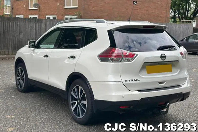 Nissan X-Trail in White for Sale Image 1