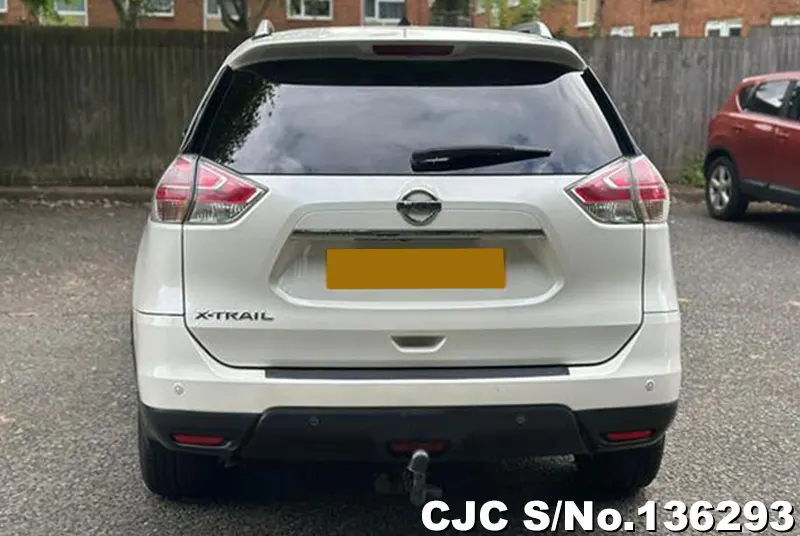 Nissan X-Trail in White for Sale Image 5
