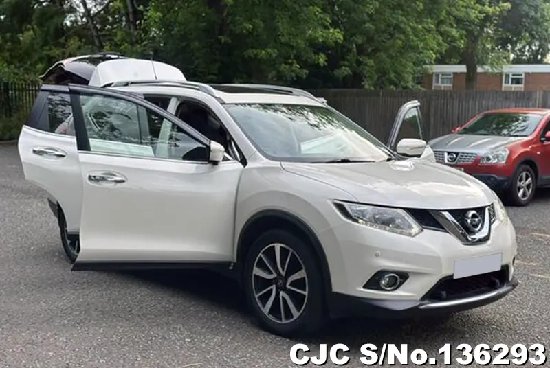 Nissan X-Trail in White for Sale Image 8