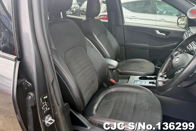 Ford Kuga  in Gray for Sale Image 9