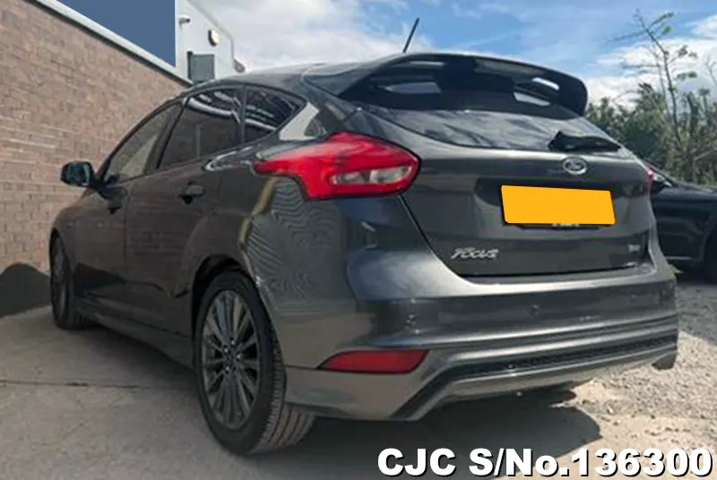 Ford Focus in Gray for Sale Image 1