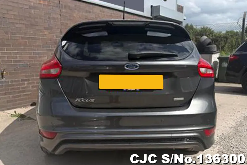 Ford Focus in Gray for Sale Image 5