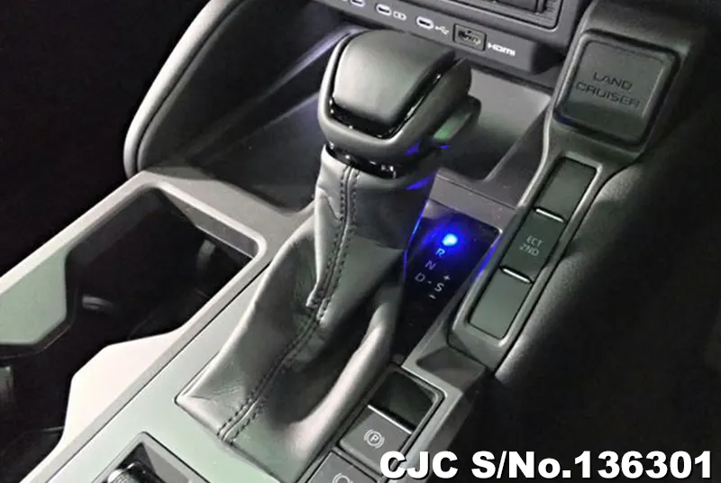 Toyota Land Cruiser 250 in Pearl for Sale Image 14