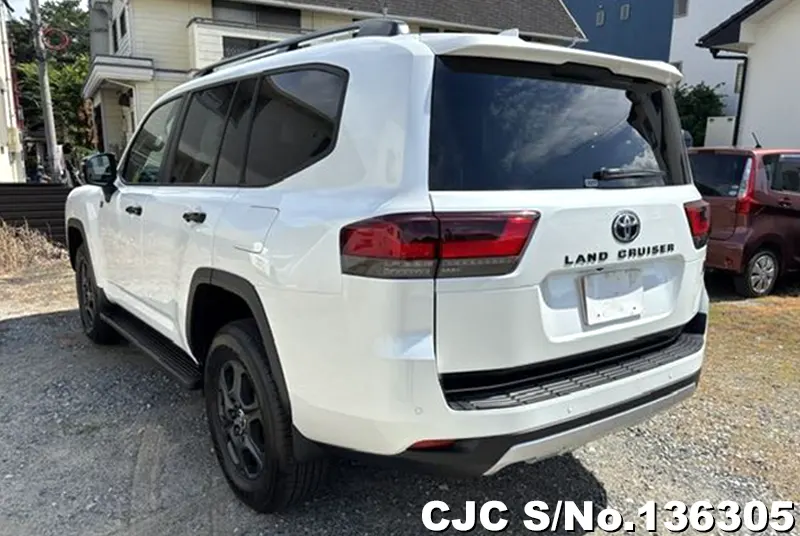 Toyota Land Cruiser in Pearl for Sale Image 1