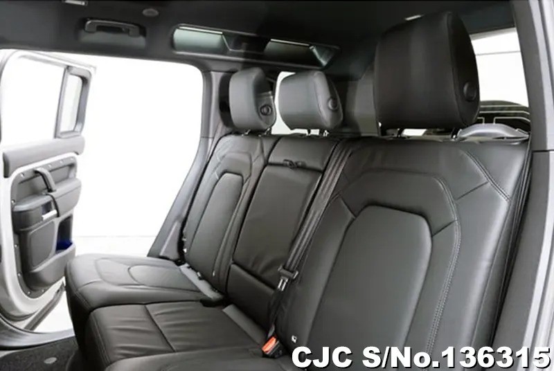 Land Rover Defender in Gray for Sale Image 12
