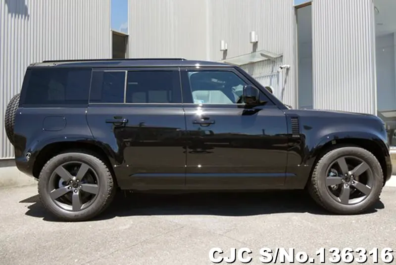 Land Rover Defender in Black for Sale Image 4