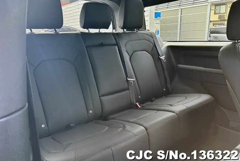 Land Rover Defender in Gray for Sale Image 10