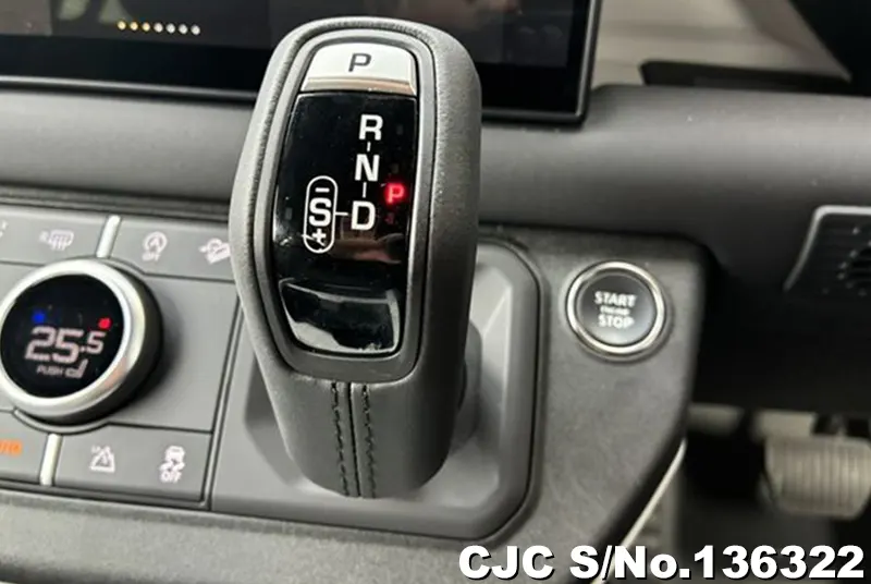 Land Rover Defender in Gray for Sale Image 13