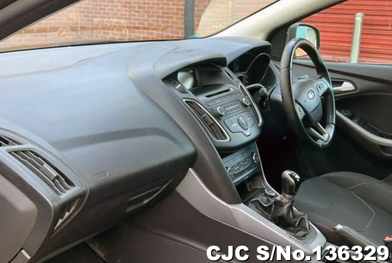 Ford Focus in Gray for Sale Image 6
