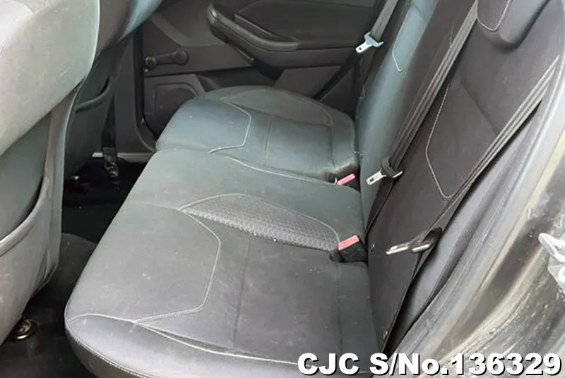 Ford Focus in Gray for Sale Image 8