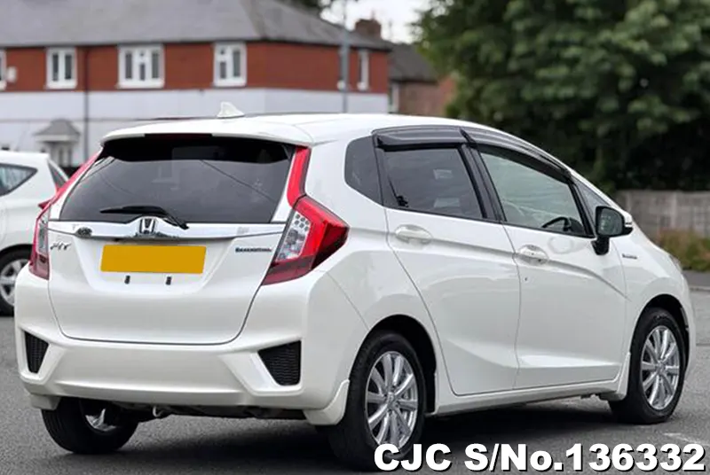 Honda JAZZ in White for Sale Image 1