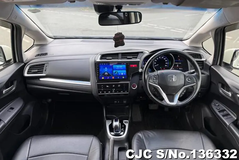 Honda JAZZ in White for Sale Image 6