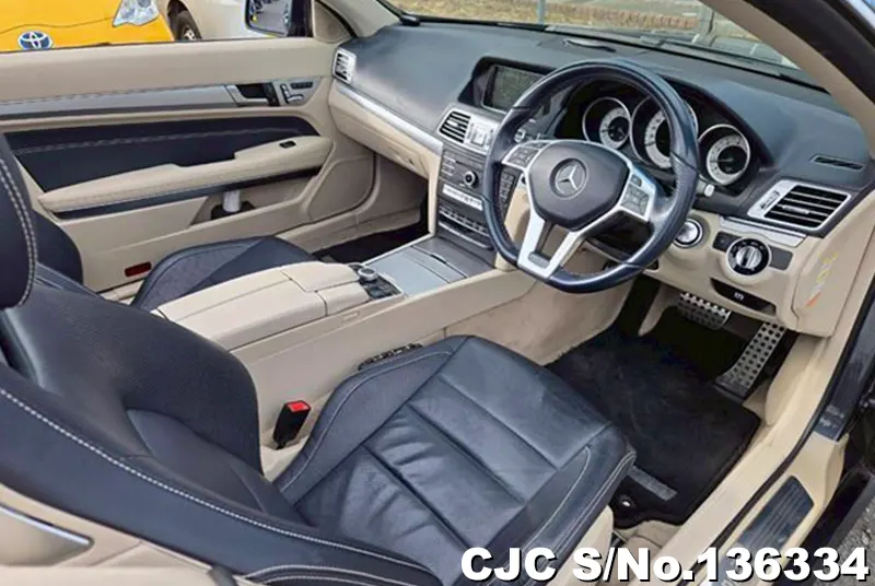 Mercedes Benz E Class in Gray for Sale Image 7