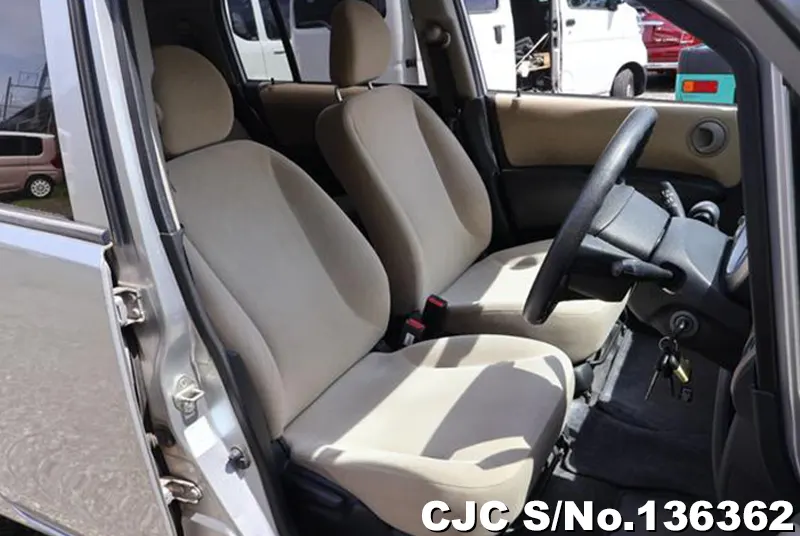 Honda Life in Silver for Sale Image 10