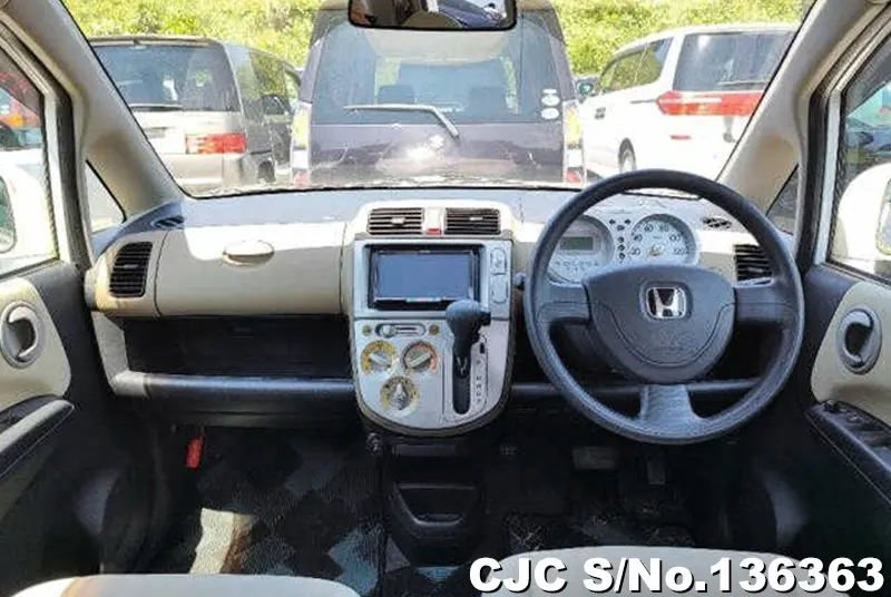 Honda Life in White for Sale Image 3