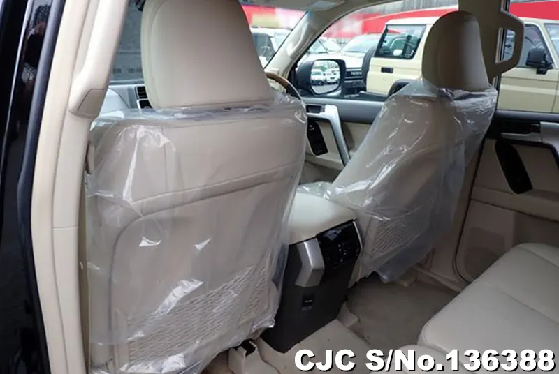 Toyota Land Cruiser Prado in Black for Sale Image 13