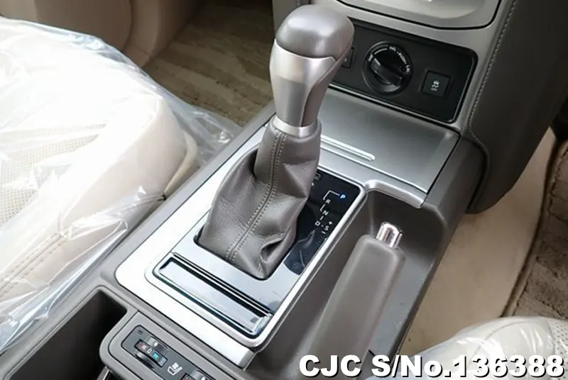 Toyota Land Cruiser Prado in Black for Sale Image 17