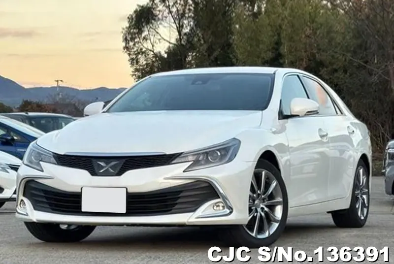 Toyota Mark X in White for Sale Image 3