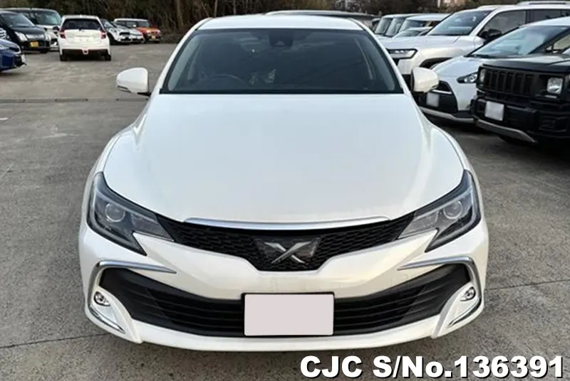 Toyota Mark X in White for Sale Image 4