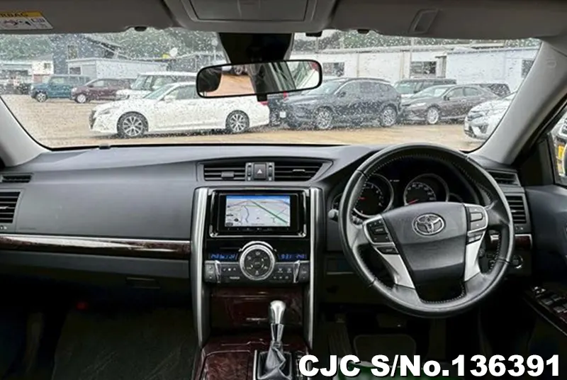 Toyota Mark X in White for Sale Image 6