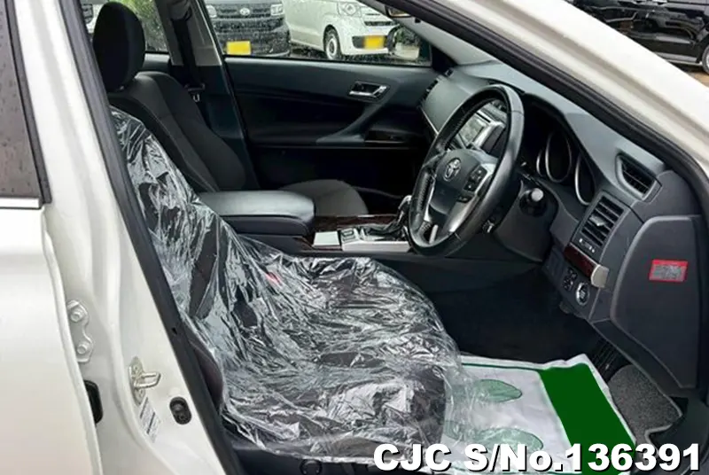 Toyota Mark X in White for Sale Image 7