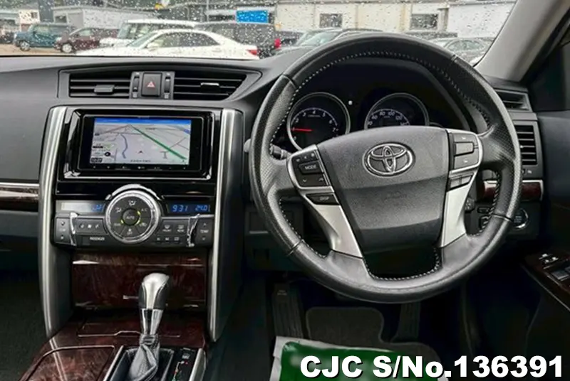 Toyota Mark X in White for Sale Image 11