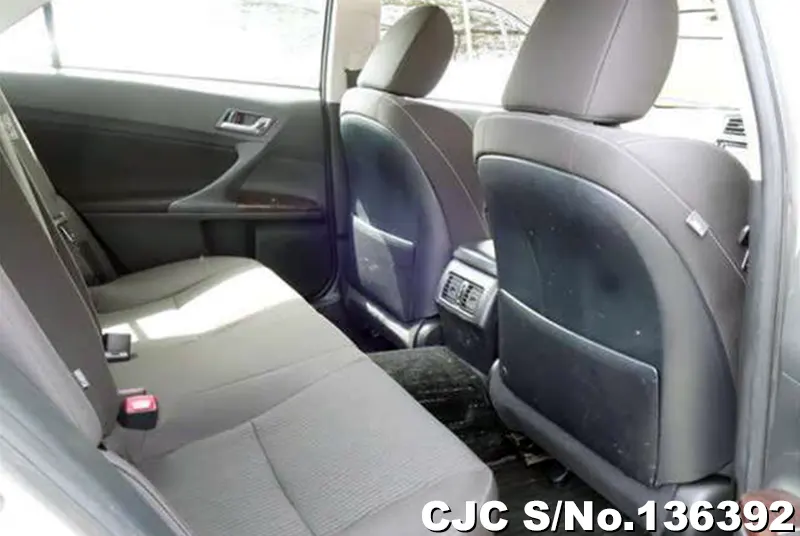 Toyota Mark X in White for Sale Image 8