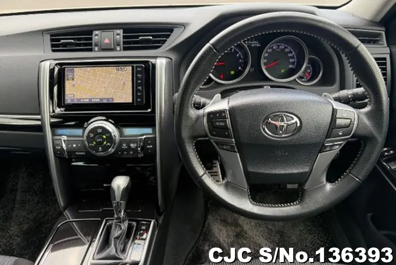 Toyota Mark X in White for Sale Image 7