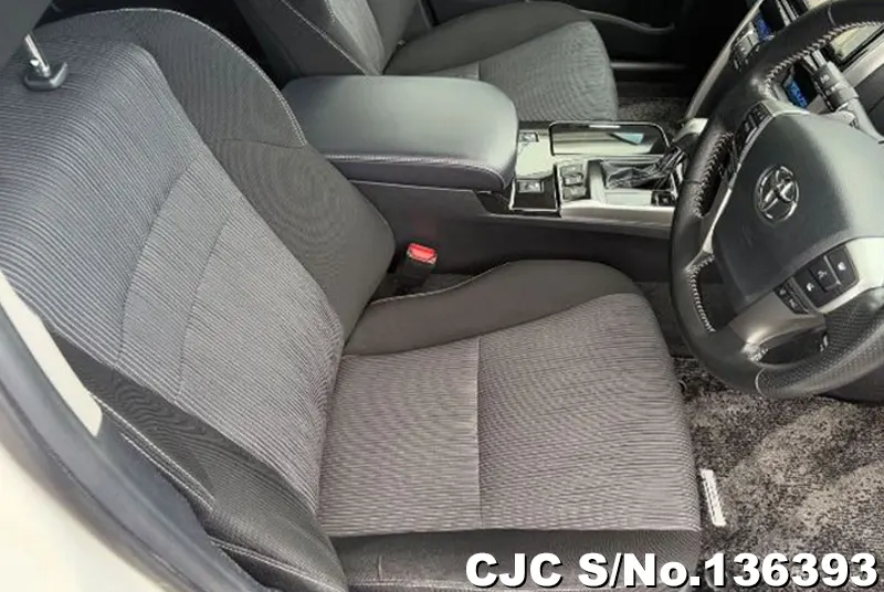 Toyota Mark X in White for Sale Image 8