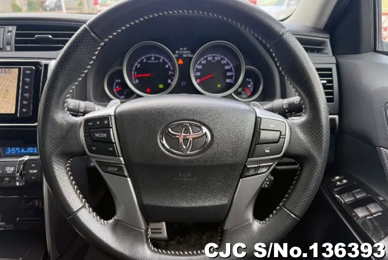 Toyota Mark X in White for Sale Image 10