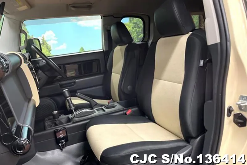Toyota FJ Cruiser in Yellow for Sale Image 4