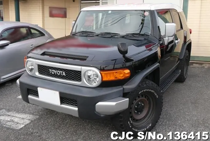 Toyota FJ Cruiser in Black for Sale Image 2
