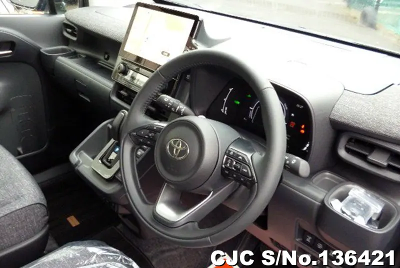 Toyota Sienta in Silver for Sale Image 7