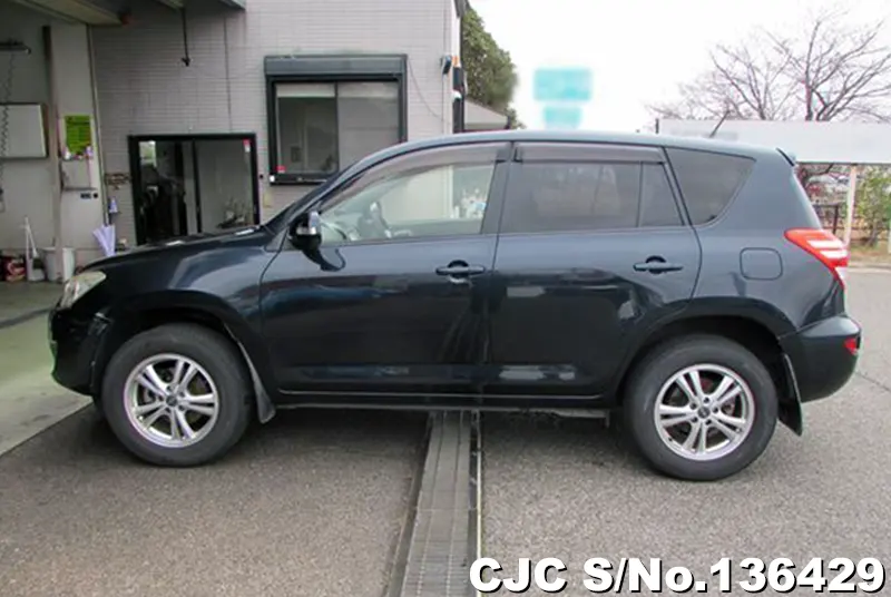 Toyota Rav4 in Black for Sale Image 5