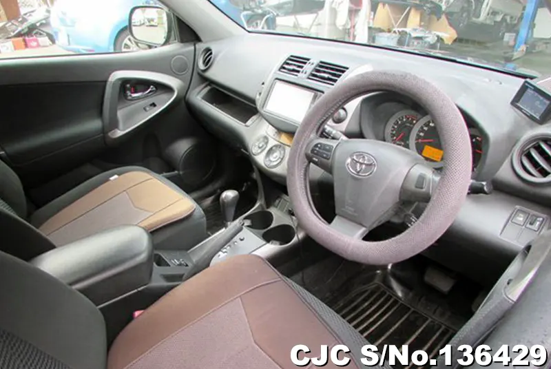Toyota Rav4 in Black for Sale Image 8