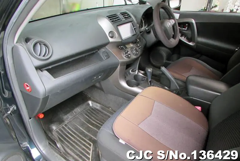 Toyota Rav4 in Black for Sale Image 9