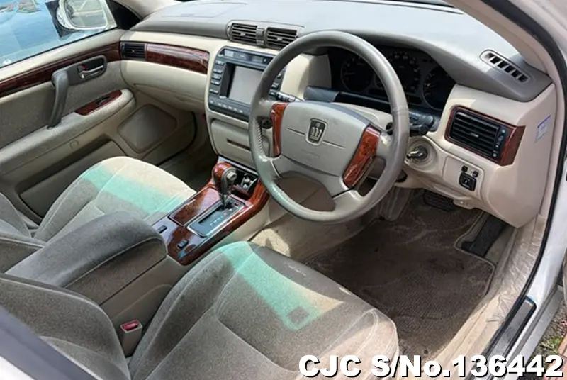 Toyota Crown in Silver for Sale Image 8