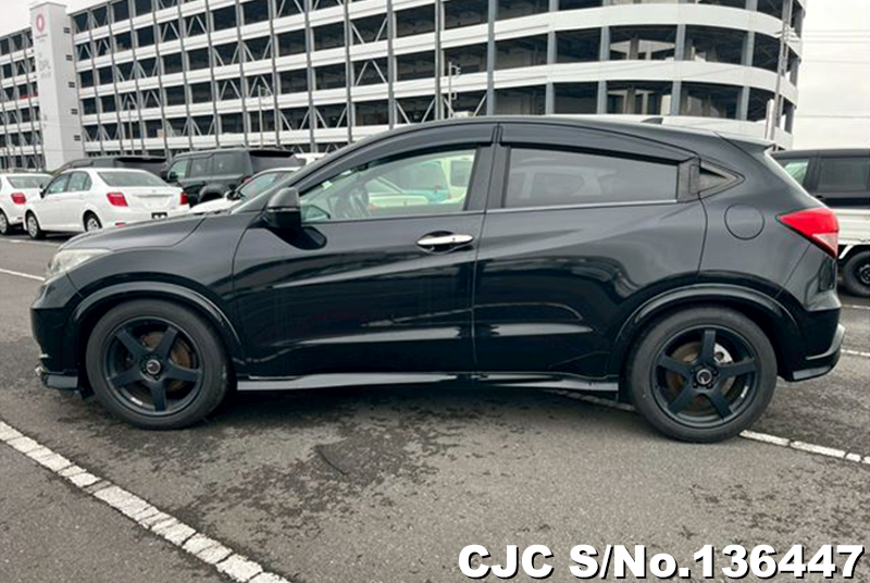 Honda Vezel in Black for Sale Image 7