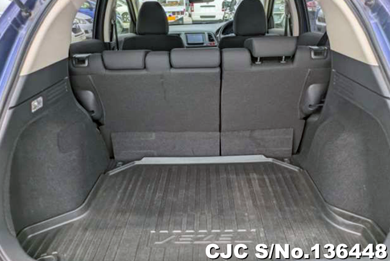 Honda Vezel in Blue for Sale Image 8