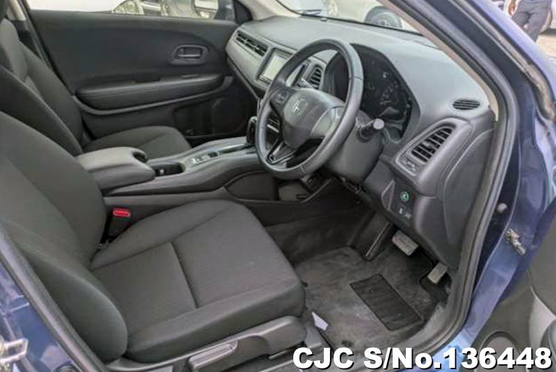 Honda Vezel in Blue for Sale Image 10