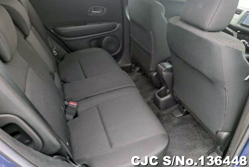 Honda Vezel in Blue for Sale Image 11