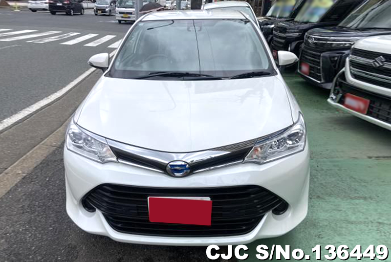 Toyota Corolla Axio in White for Sale Image 2