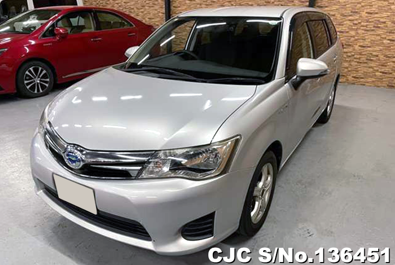 Toyota Corolla Fielder in Silver for Sale Image 1