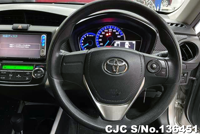 Toyota Corolla Fielder in Silver for Sale Image 3
