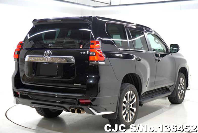 Toyota Land Cruiser Prado in Black for Sale Image 2