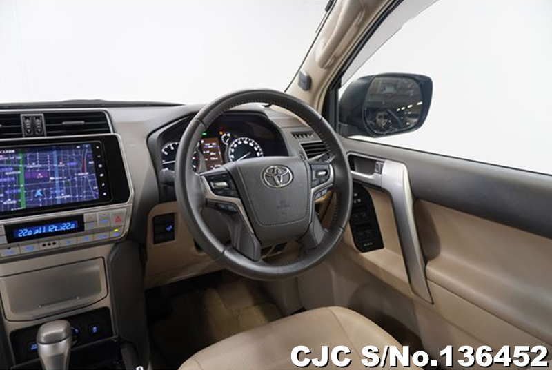 Toyota Land Cruiser Prado in Black for Sale Image 10