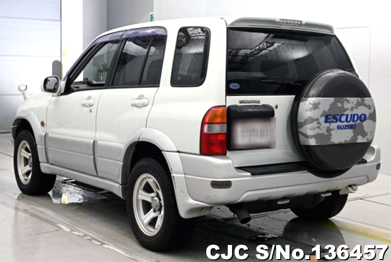 Suzuki Escudo in White for Sale Image 1