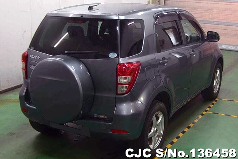 Toyota Rush in Gray for Sale Image 2