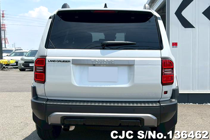 Toyota Land Cruiser 250 in Pearl for Sale Image 3
